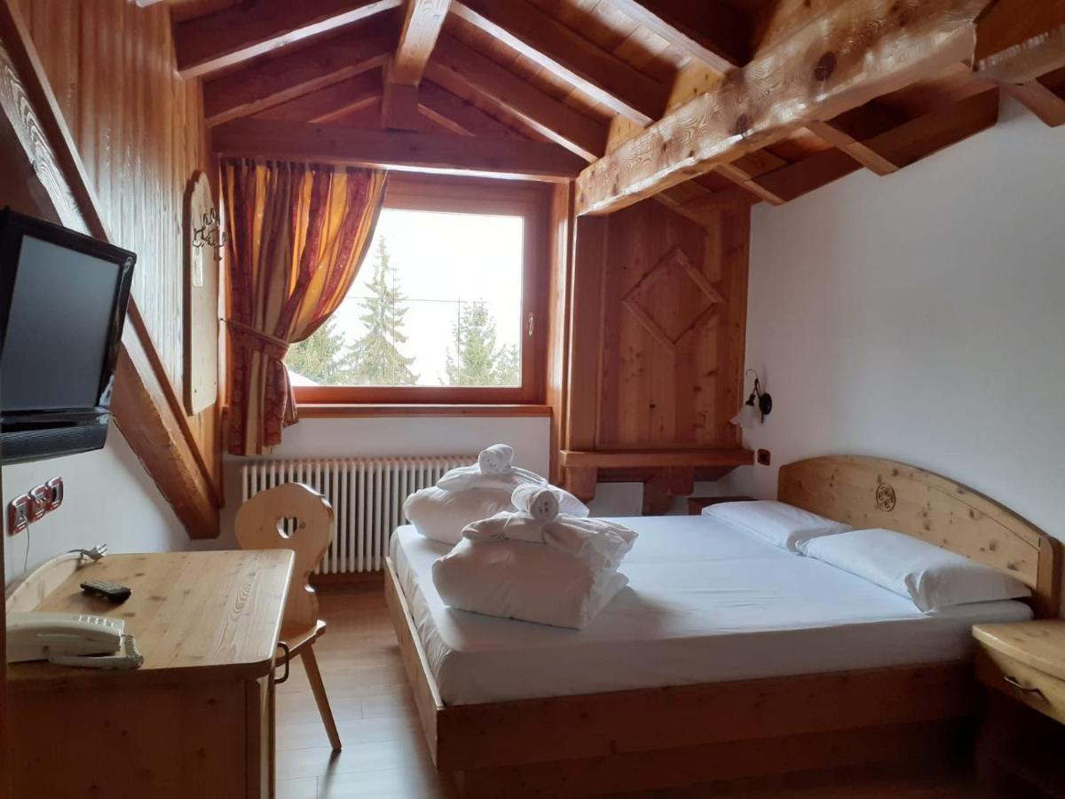 Hotel Dal Bracconiere Folgarida Esterno foto