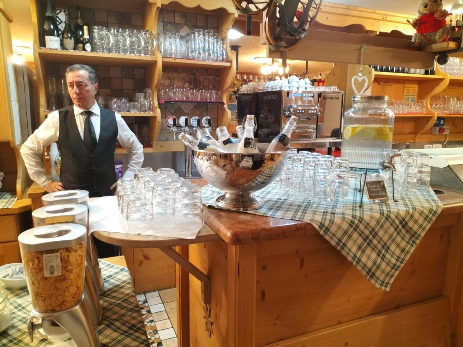 Hotel Dal Bracconiere Folgarida Esterno foto