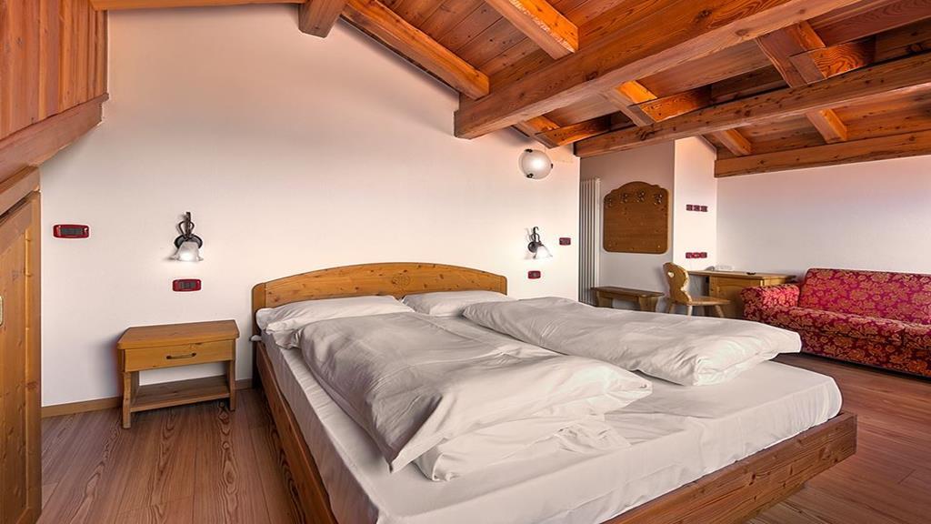 Hotel Dal Bracconiere Folgarida Esterno foto