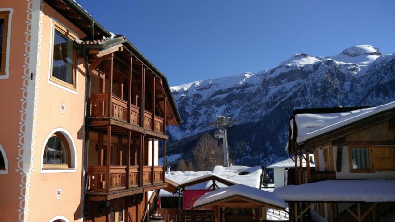 Hotel Dal Bracconiere Folgarida Esterno foto
