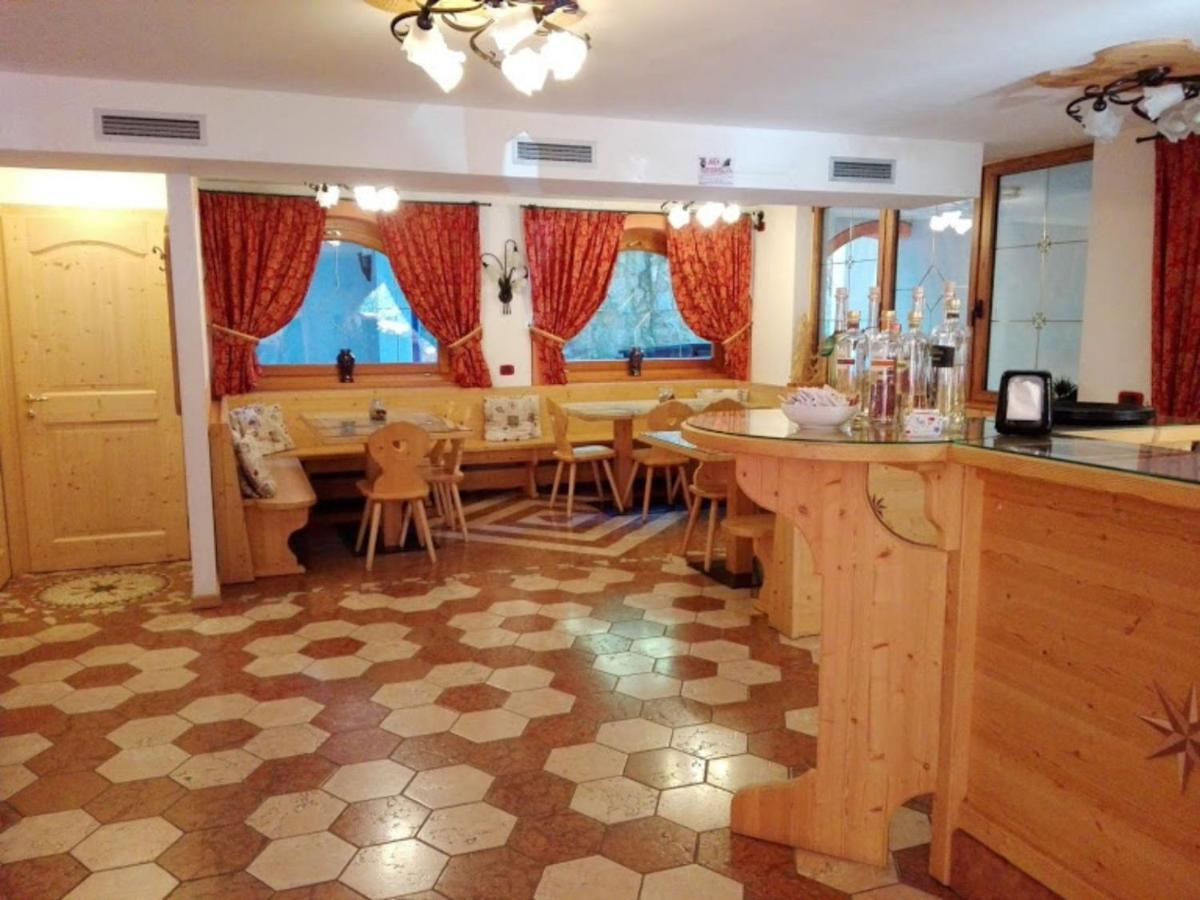 Hotel Dal Bracconiere Folgarida Esterno foto