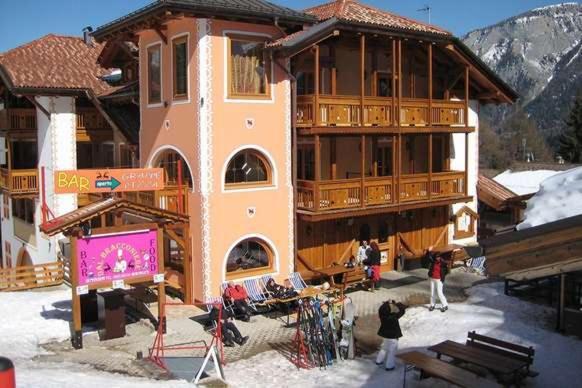 Hotel Dal Bracconiere Folgarida Esterno foto