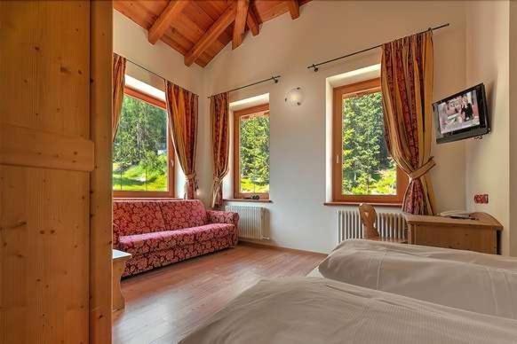 Hotel Dal Bracconiere Folgarida Esterno foto