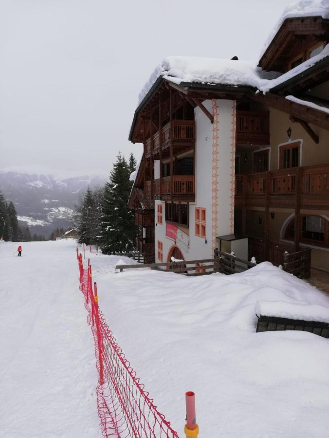 Hotel Dal Bracconiere Folgarida Esterno foto